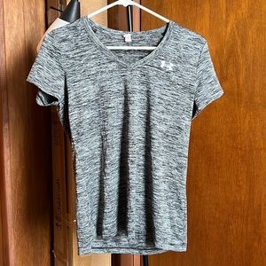Small under Armour, heather gray dry fit T-shirt